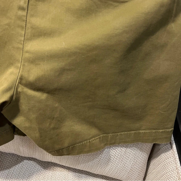 Banana Republic size 10 military desert green shorts - Picture 12 of 12